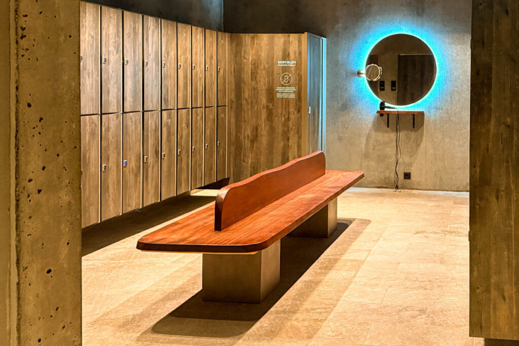 Changing rooms Forest Lagoon Akureyri Iceland travelinmypocket