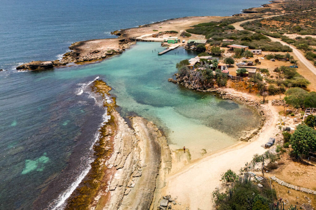 Hidden beaches Curacao Playa Kanoa travelinmypocket