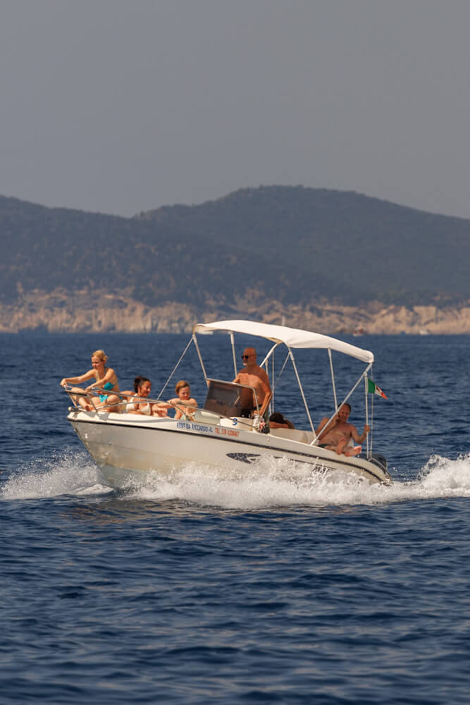 Renting a boat on Elba Italy travelinmypocket