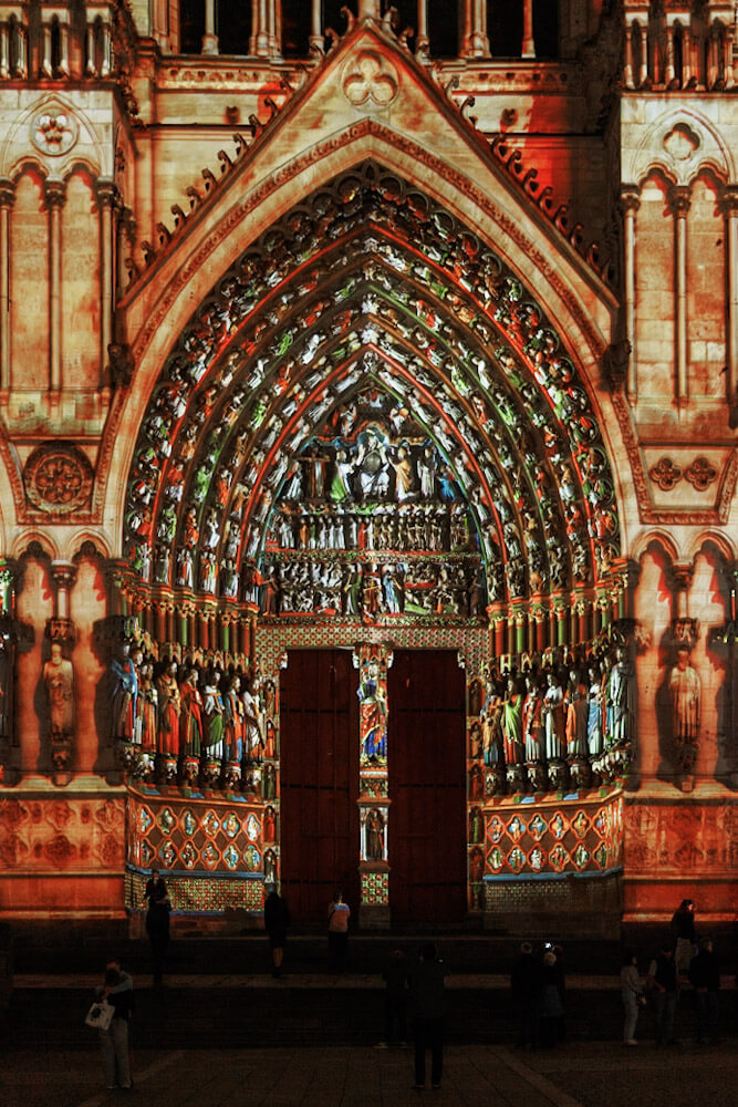 Amiens light show cathedral Chroma travelinmypocket
